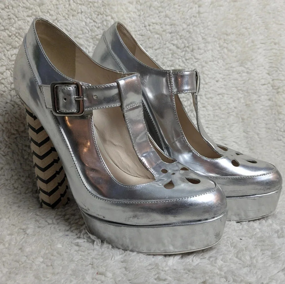 Sophia Webster Silver Heels with Chevron Block Heel - Picture 2 of 13